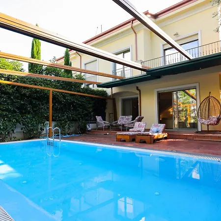 Pool And Retreat Villa