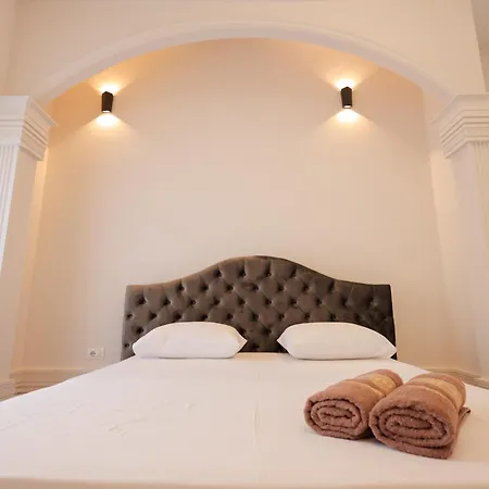 Pool And Retreat Tirana