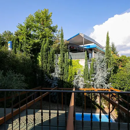 Pool And Retreat * Tirana