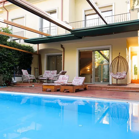 Pool And Retreat Villa